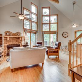 Shenandoah A-Frame Chalet at Bryce Resort โรงแรมในBasye