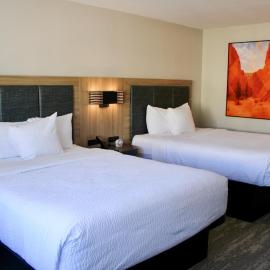 The Cairn Hotel, hotel Cedar Cityben