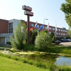 Atlas Hotel Holiday, hôtel à Spijkenisse