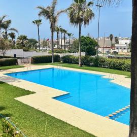 Spacious Triplex in Harhoura, hotel in El Harhoura