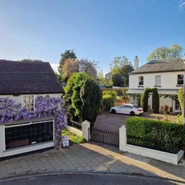 West Street Views #2 - Town centre apartment with professional home office