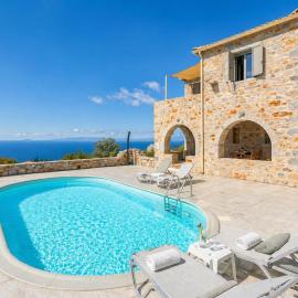 Villa Dioni Ena, hotel in Pirgos