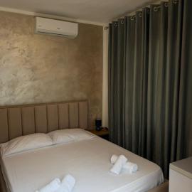 Aurea Rooms, hotel in Vlorë