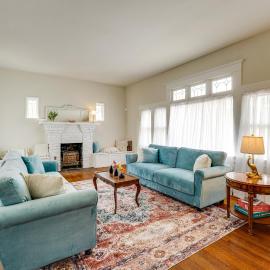 Steps to Main St! Restored Sonora Bungalow w/ Yard、ソノラのホテル
