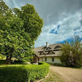Dwór Strzyżew, hotel a Żelazowa Wola