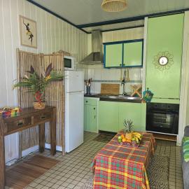 Gîte Palmier plage à 100 m à pied、ブイヤントのホテル
