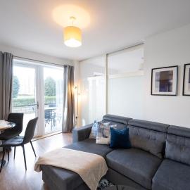 Stylish Stay for 4 - Parking - Private Patio