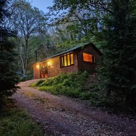 Stream-side cabin and sauna, khách sạn ở Ballyduff
