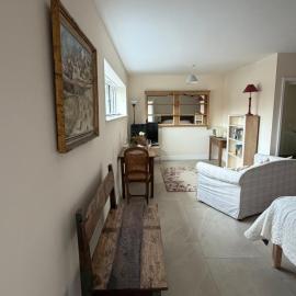 Private Superking-Twin ensuite with Kitchenette