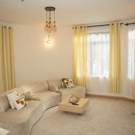 Stylish Private Rooms in Njiro Balcony Workspace and Quite area, hotel di Nkunjila