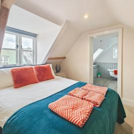 4 Bed in Lymington oc-c41423
