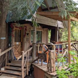 Magnolia Cottage Bigfoot Hideaway, hotell sihtkohas Hope