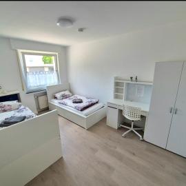 Ferien- und Monteurwohnung Nähe Troisdorf Bahnhof, Hotel in Troisdorf