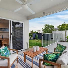 Stylish Family Retreat - Pet Friendly, Beach, Pool, Hotel in Peregian Beach