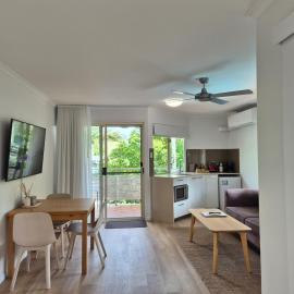 Noosa Sun - On the Noosa River, hotel in Noosaville