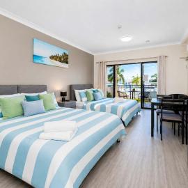 Stunning Marina View Studio - Steps away from Townsville CBD