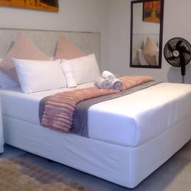 Chirute guest lodge, hotel i Randfontein
