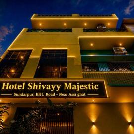 HOTEL SHIVAYY MAJESTIC - BHU Sundarpur Road 3km from KASHI VISHWANATH TEMPLE, hotell sihtkohas Varanasi