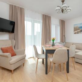 Chłapowo Cosy Apartment with a Balcony by Noclegi Renters, хотел в Владиславово-Хлапово