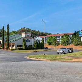 Days Inn & Suites by Wyndham Peachtree Corners Norcross