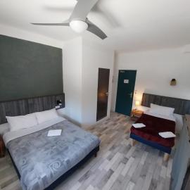 Ô & Cimes, hotel u gradu Sen Pjer d'Albinji