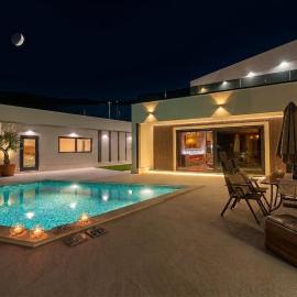 Smart Home, A plus Location, Heated Pool - Villa Saya Excelsior โรงแรมในZminjevača
