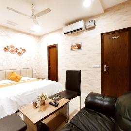 HOTEL ROYAL CROWNE - Resort, Swimming Pool, Banquet Hall, Premium Rooms, хотел в Лудяна