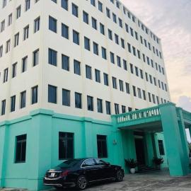 Khách Sạn Sao Biển โรงแรมในXóm Côn