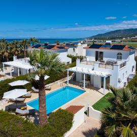 Olivia Del Mar Villa by Nomads - Steps to Beach, hotel a Argaka