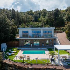 Luxury Liam Villa with Pool and Sea View - Goelba