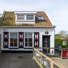 Holiday home on the village square in Aagtekerke - Dorpsplein 25