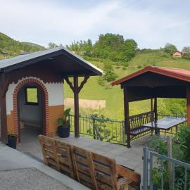 Farrmhouse with Goats and Garden, hotel a Frankolovo
