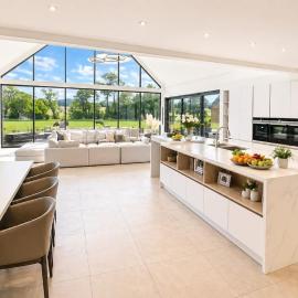 Country House with Wood-Fired Hot Tub and Views