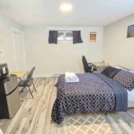 Cozy Newly Built Room