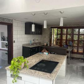 Apto con bella vista, hotel in Escazu
