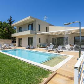 Villa Orientem Bis - 2025 Modern Retreat with Infinity Pool & Sunrise Views - by PosarelliVillas, hotel sa Georgioupoli