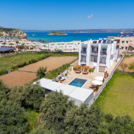 Christianna Apartments by PosarelliVillas
