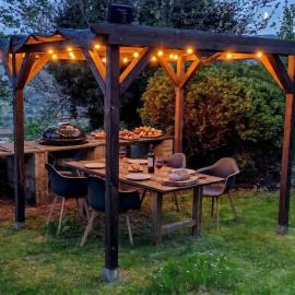 Romantic Village School with Sunny Garden, hotel v mestu Le Monestier