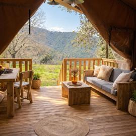 Éco-lodge, tente au cœur d'une forêt nourricière、Castello-di-Rostinoのホテル