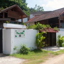 Thea Villa - 3 Bedrooms, hotel u gradu Kuta Lombok