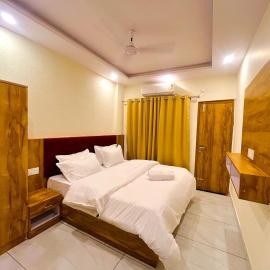 Bunk Hostel Tapovan