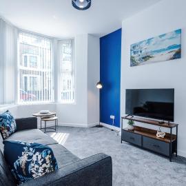 Bay Apartment, Free Parking, Close to Beach