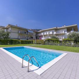 Torbole Relax, Pool & Balcony Apartment