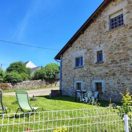 Gîte cosy avec jardin privé près du canyon de Bozouls, hotel in Bozouls