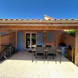 Villa T2 à 100m de la plage, piscine, tennis, hotel in Saint-Cyprien-Plage