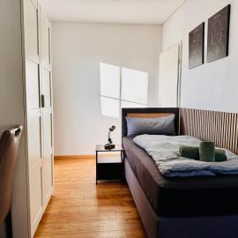 Premium Quartier - modern, 2 bedrooms, WLAN, langer Parkplatz, für Monteure und Teams