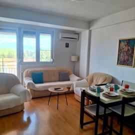 Aleandro Lakeview Apartment