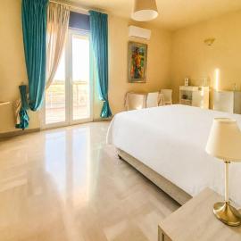 Blue Room - Camera Matrimoniale con Garage Privato, Hotel in Bitonto