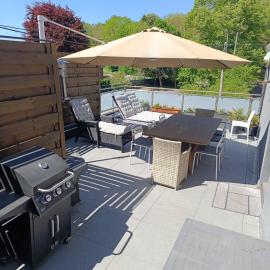 liège 4420 rue jean Jaurès 45 grande maison joyeuse avec terrasse 30m2 pour 8 personnes maximum, hotel a Saint-Nicolas