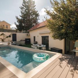 Jardin des Forts avec piscine, 2 chambres et climatisation proche de Lyon, hotel in Caluire-et-Cuire